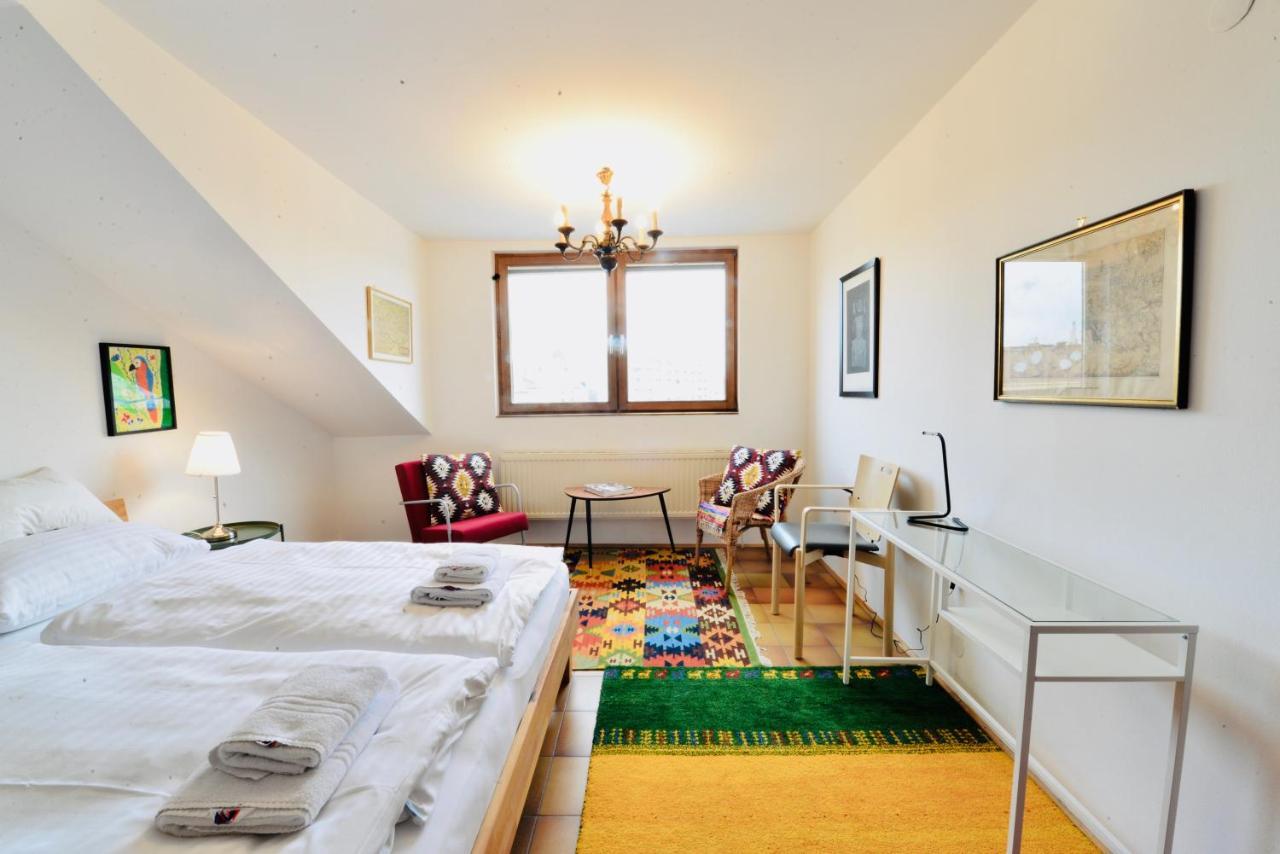 Charming Attic Apartment Near Messe Wien And Center Exterior photo